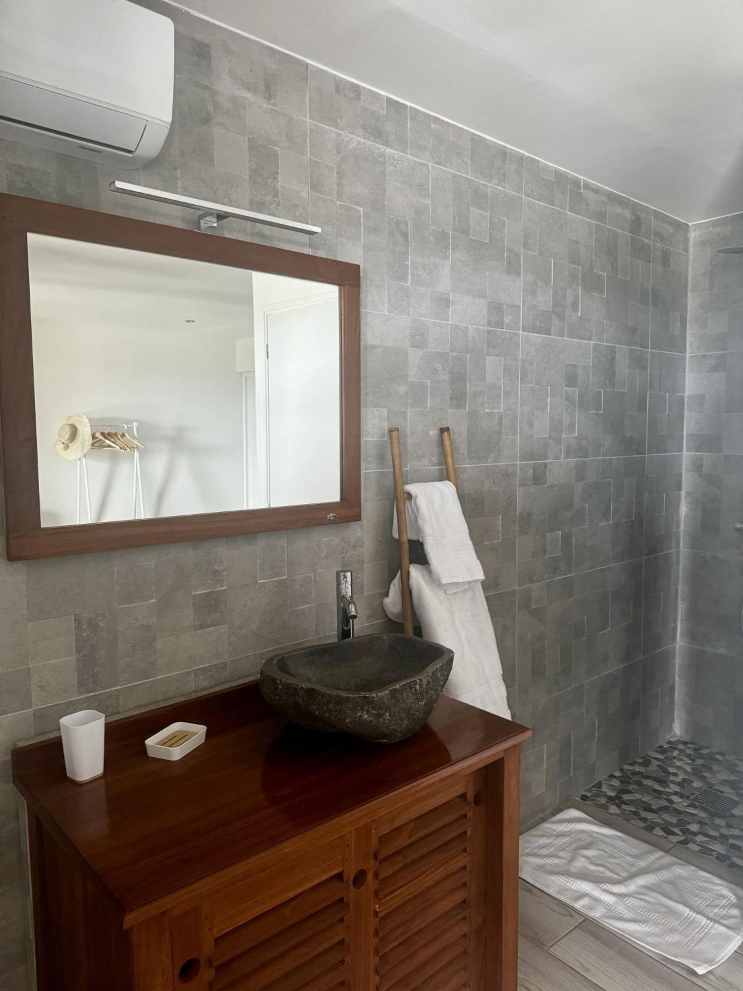 Cozy Caze Apartment Saint-Joseph Ngoại thất bức ảnh